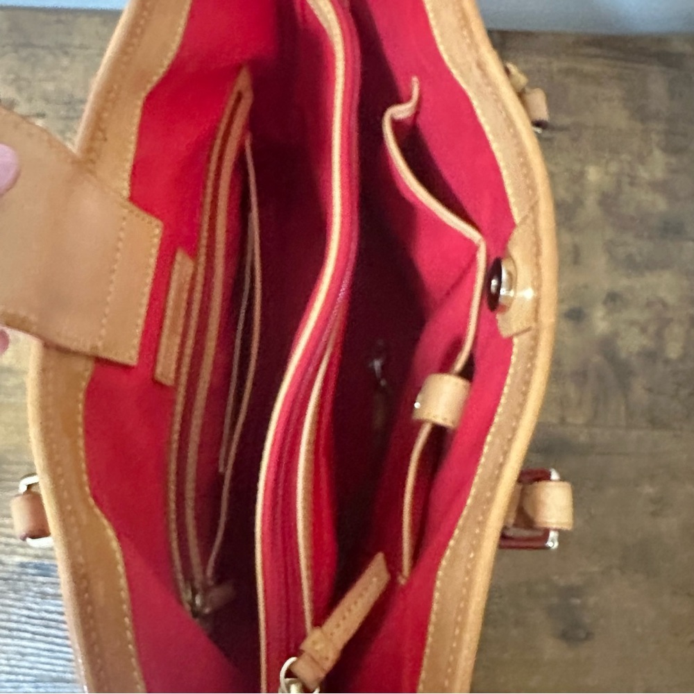 Dooney & Bourke Pink and Black Tote with Elegant Design - Picture 10 of 17